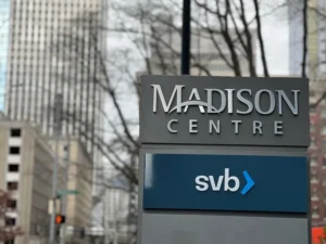 Startups et investisseurs soulagés après que les États-Unis ont promis de protéger intégralement les dépôts de la Silicon Valley Bank