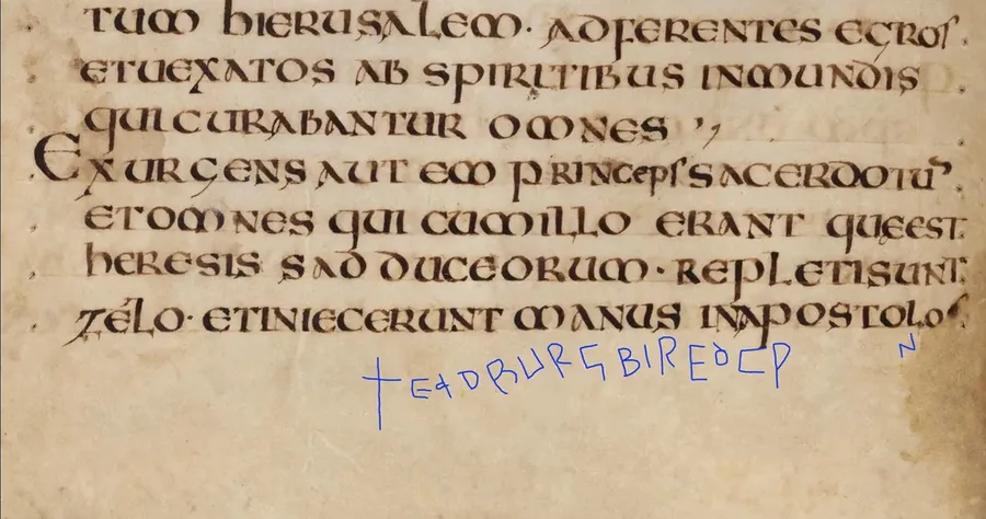 Nouvelle technologie muséale révèle des gribouillis cachés dans un livre de 1300 ans