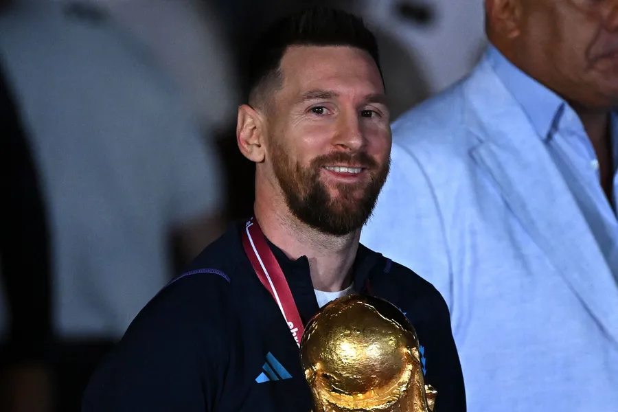 Inter Miami prêt à offrir à Messi une participation au capital, le FC Barcelone n&rsquo;a pas encore fait de proposition concrète.