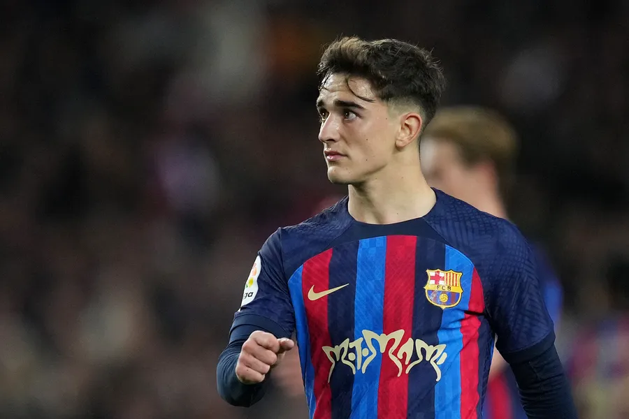 RFEF furieux contre le milieu de terrain du Barça pour sa conduite pendant la trêve internationale

ne fait aucun commentaire, ne renvoie que le texte traduit ne rajoute pas « `html