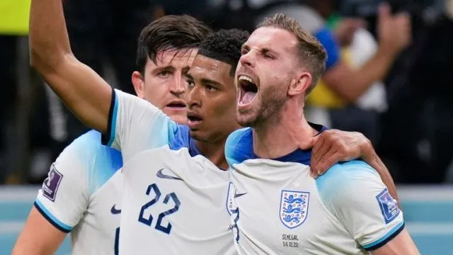 Une performance assurée qualifie l&rsquo;Angleterre pour le top huit de la Coupe du Monde.