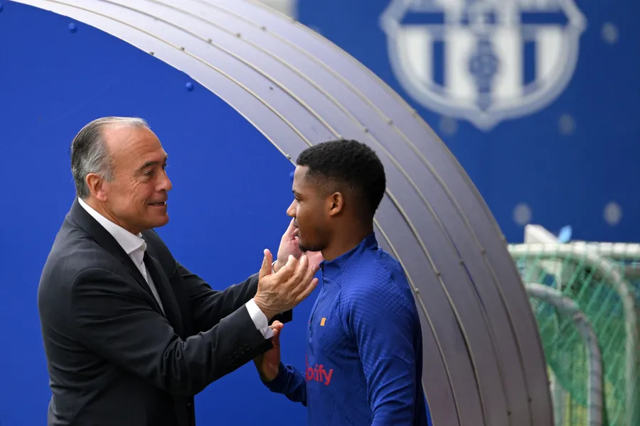 Barcelona pourrait vendre un joueur formé à La Masia cet été si une bonne offre se présente – Romano