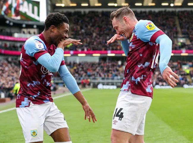 Les Clarets élégants se concentrent sur leur retour au très haut niveau