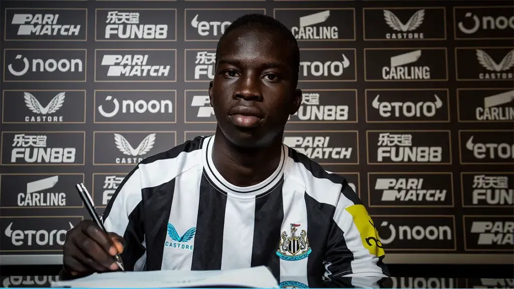 Garang Kuol marque son premier but international – moment spécial pour l&rsquo;attaquant de 18 ans de Newcastle United.