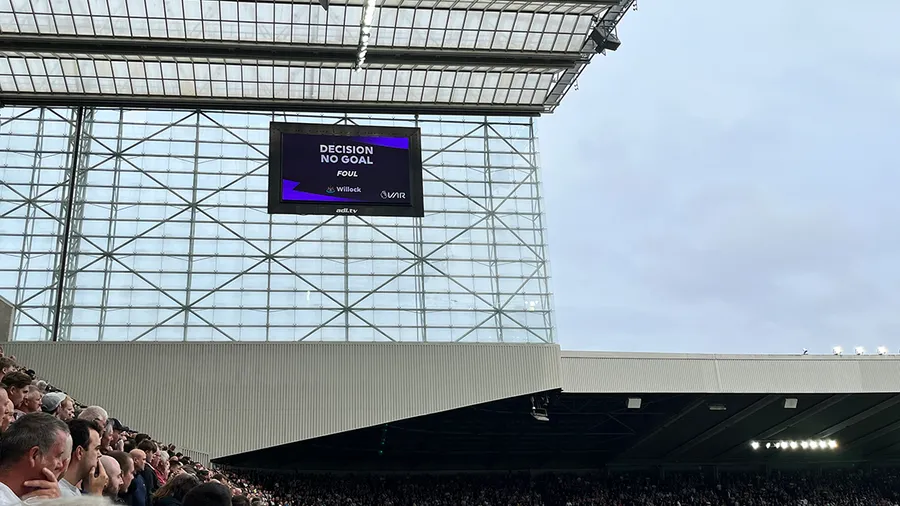 VAR review shows lucky escape for Newcastle United as Mag avoids four-game ban – Report

VAR : l&rsquo;examen vidéo révèle un miracle pour Newcastle United, alors que Mag évite une suspension de quatre matchs – Rapport