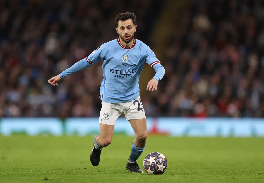 Barcelona reste attentif à la situation du footballeur anglais de 28 ans évoluant en Premier League – rapporte [source non précisée]