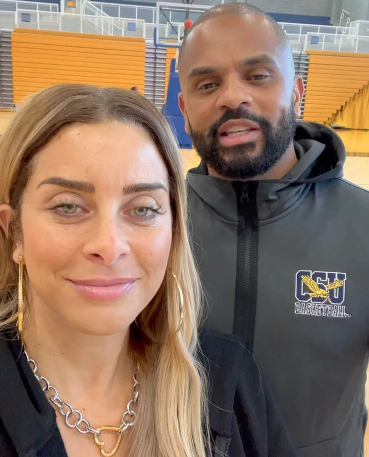 ‘RHOP’ Star Robyn Dixon’s Husband Juan Fired As Coppin Basketball Head Coach After ‘Catfish’ Sex Scandal 

L&rsquo;entraîneur principal de basket de Coppin, Juan, mari de Robyn Dixon de ‘RHOP’, a été renvoyé après un scandale sexuel impliquant un faux profil.