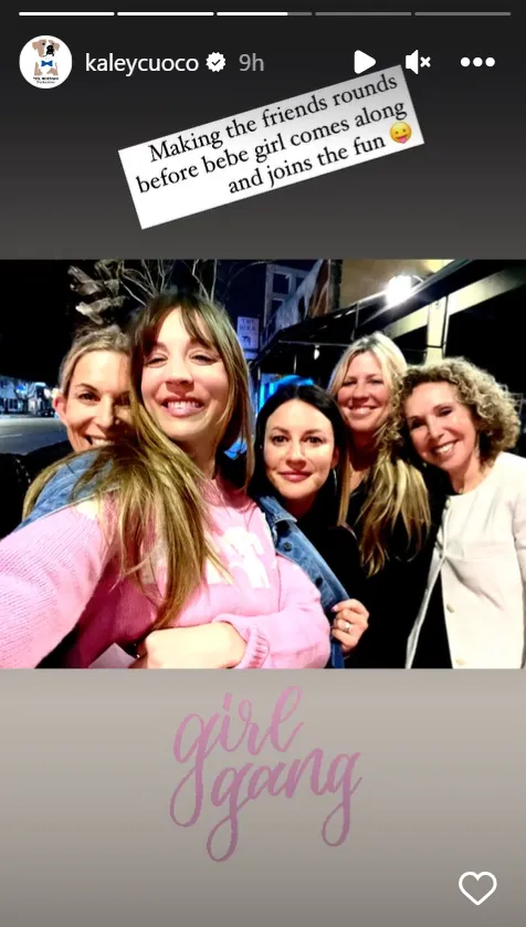Kaley Cuoco profite d&rsquo;une soirée entre filles avant l&rsquo;arrivée de son bébé : « Making The Friends Rounds »