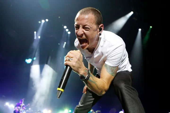 Mike Shinoda de Linkin Park Écarte la Possibilité de Se Produire Avec un Hologramme de Chester Bennington : « Je Sens Que C&rsquo;est Flippant »