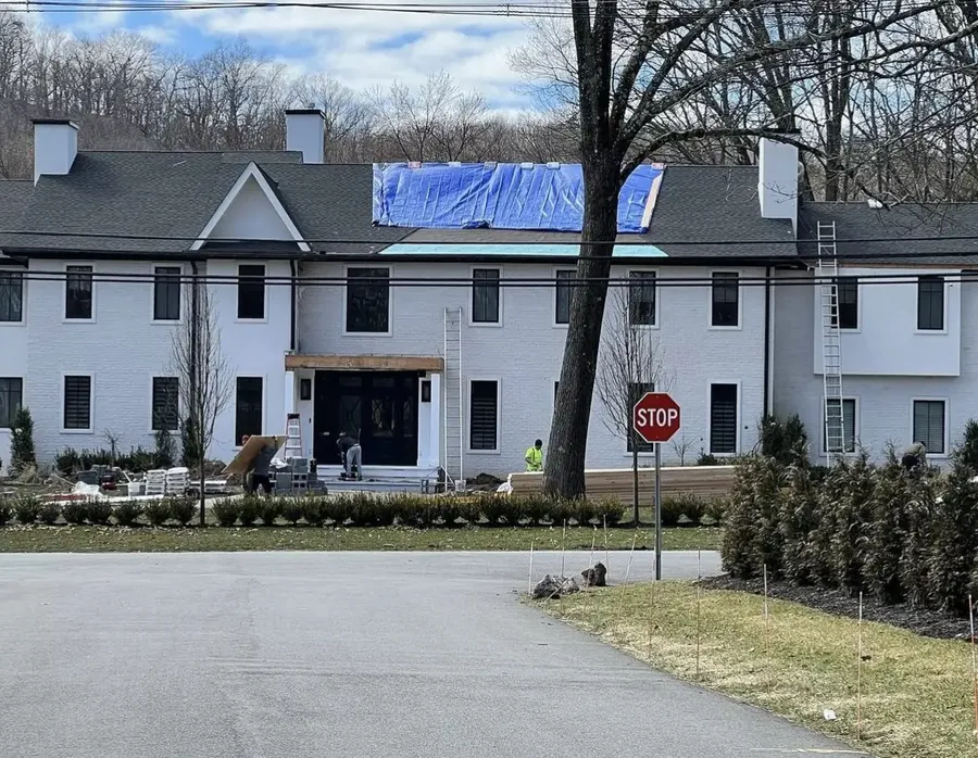 PHOTO : Melissa Gorga de RHONJ rénove sa nouvelle maison après qu&rsquo;un plusieurs décorateurs d&rsquo;intérieur ont qualifié le lieu « hideux » et « un désastre ».
