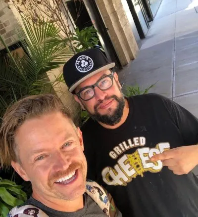 Que s&rsquo;est-il passé avec le chef de Food Network Carl Ruiz ? Décès tragique de l&rsquo;ami de Guy Fieri