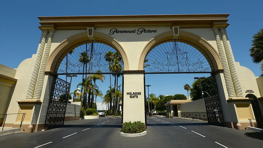 Paramount Global Frappé d&rsquo;une Baisse de Note de Crédit en Raison des Coûts du Streaming