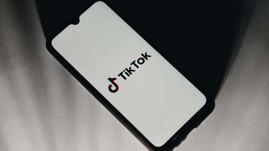 TikTok va présenter ses offres publicitaires aux acheteurs lors des IAB Newfronts, malgré un examen minutieux.